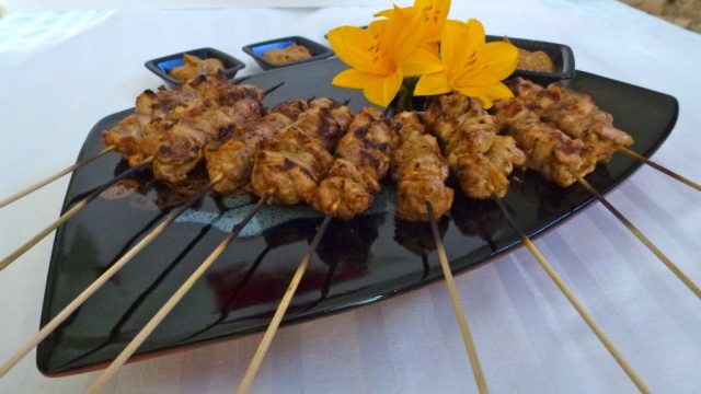 Skewers of Chicken Satay with Peanut Sauce