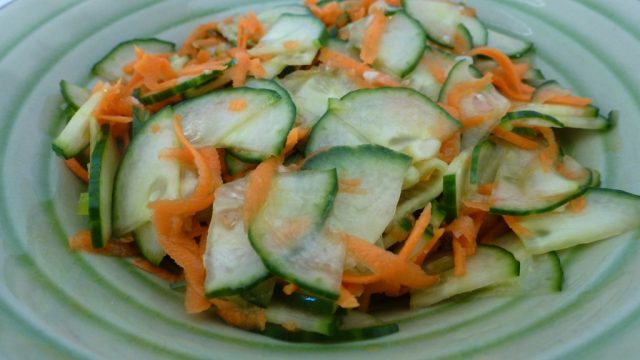 Thai Cucumber Carrot Salad