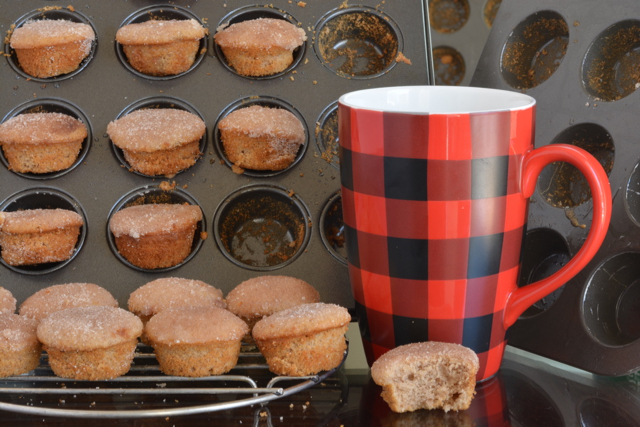 These gluten free muffins taste like donuts so they're called Muffins That Taste Like Donuts. Brilliant hey!