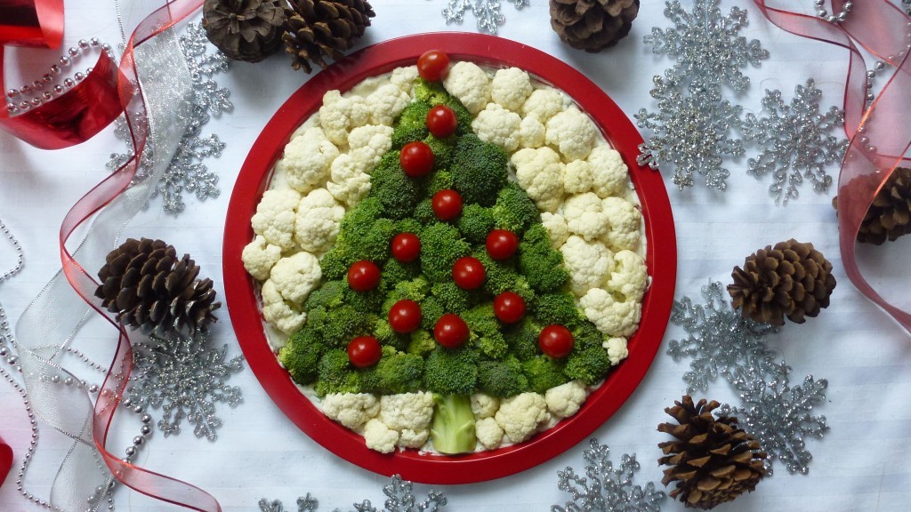 Vegetable and Dip Christmas tree