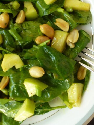 Spinach Salad with Mango Chutney Dressing